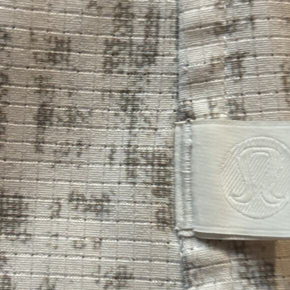 Lululemon Airing Easy Button Up Shirt Short Sleeve Men's Medium Graphic Print - Picture 7 of 7